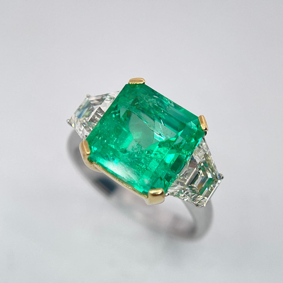 Zydo ring 18kt white gold emerald diamonds 0002AG