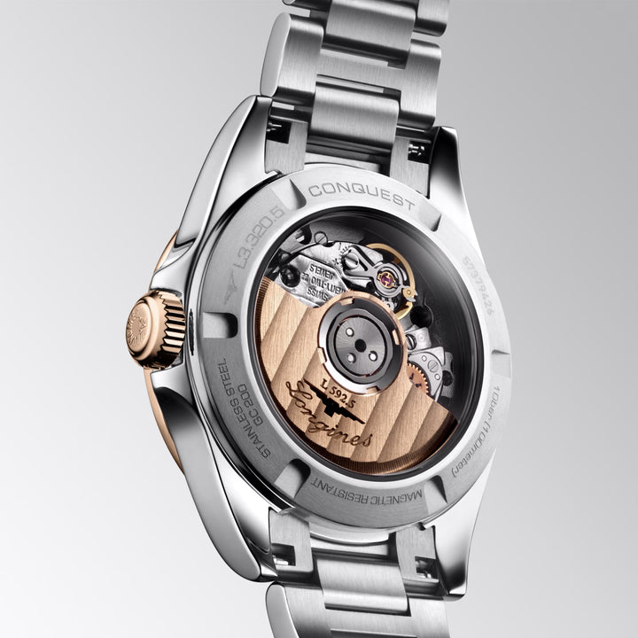 Longines Conquest 30 -мм часовых часов.